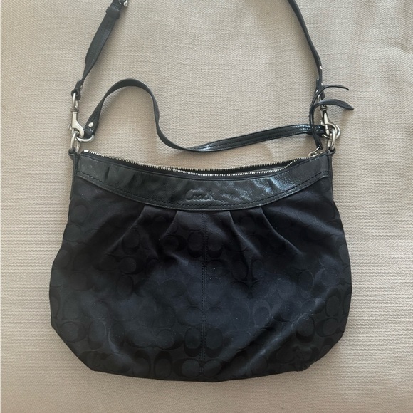 Coach signature Ashley purse - Picture 5 of 5